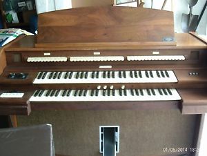 Allen 120C Digital Organ with Internal Speakers