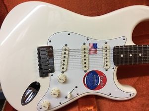 Fender Artist Series Jeff Beck Stratocaster Electric Guitar  Olympic White