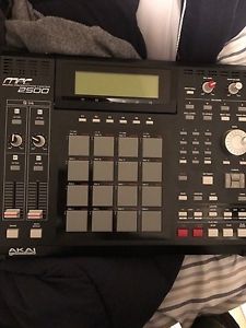 Akai mpc 2500 W/Black Pads and 8GB Drum kit