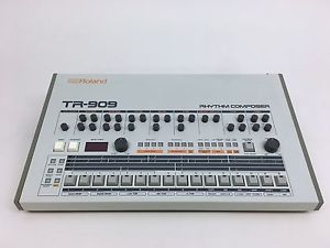 ROLAND TR-909 in Great Condition