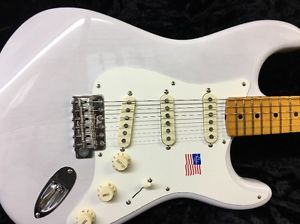Fender Artist Series Eric Johnson Stratocaster Electric Guitar  White Blonde