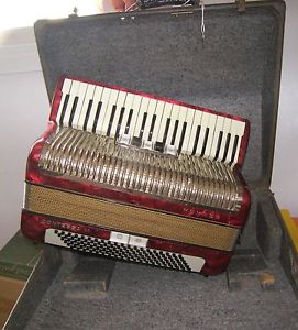 120 Bass Hohner Contessa II Accordion Full Size