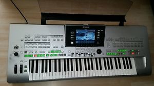 Keyboard Tyros 3
