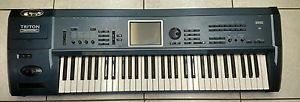 Korg TRITON 61 Keyboard Synthesizer Work Station Nice