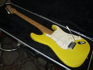 1989 Fender Deluxe American Standard Stratocaster GRAFFITI YELLOW plus OHSC