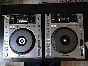 Coppia di lettori Pioneer CDJ 850 Silver.