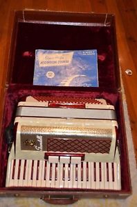Vintage Scandalli Piano Accordion 427/260 Made Italy 120 Bass W/ Case Red/Pearl