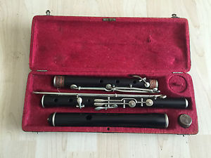 Alte Querflöte aus Holz