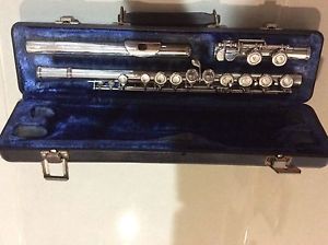 Armstrong - Elkhart 90 Flute Solid silver head.  Silver body Offset G