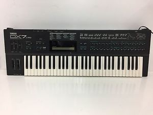 Yamaha DX7 ii FD Synthesizer With Flightcase