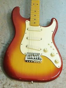Fender USA 83 Elite Stratocaster Used  w/ Gigbag