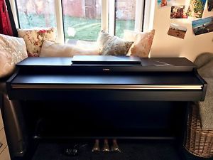 Yamaha Digital Piano ARIUS YDP-162  (Local collection only)