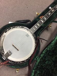 Alvarez Whyte Eagle banjo with HSC