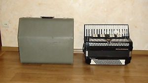 ROYAL STANDARD Montana 120 bass 4 REEDS  ACCORDION