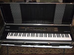 Roland XV88 Keyboard Synthesizer Piano w/flight case + 2-exp. boards (excellent)