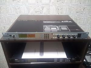 Yamaha FS1R Rack FM Synthesizer