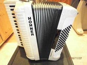 Hohner Concerto III S weiß