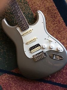 Fender Stratocaster Deluxe Elect