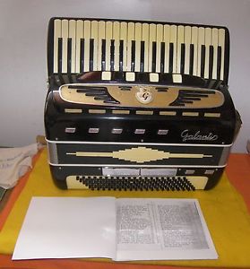 120 Bass Galanti Accordion / Vintage