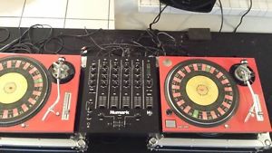 2 Technics 1200's turntables, 2 Numark needles, 2 flight cases