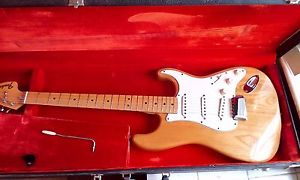1973 Vintage Fender Stratocaster USA +1967 fender Stratocaster case.(HSC £3100)