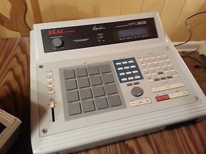 Used Akai MPC 60II Midi Sequencer & Drum Machine Sampler MPC 60-II Roger Linn