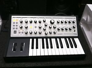 Moog Sub Phatty Keyboard Synthes