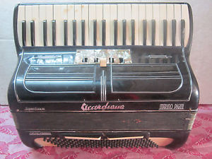 ACCORDION  MARINO PIGINI  SUPER FIZA  III  MADE IN  ITALY   FULL SIZE PARTS