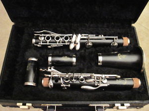 1022 Professional Boosey & Hawkes 8-10 Bb Clarinet (Professionally Restored)