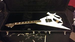 ESP LTD electric guitar alexi 200 white with hard case not 600 Edwards offset v