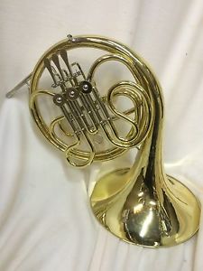 YAMAHA YHR-314 F FRENCH HORN W/CASE AND MOUTHPIECE