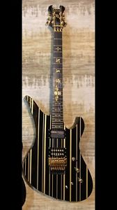 Schecter Synyster Gates Custom-S      Black/Gold + Schecter Hardshell Case!!!