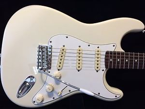 Fender Stratocaster Made in Korea (MIK) -No Squier- 1987-88 with new case- Rare!