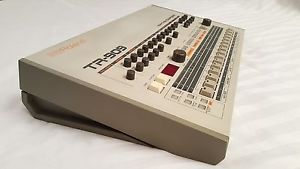 Roland TR 909