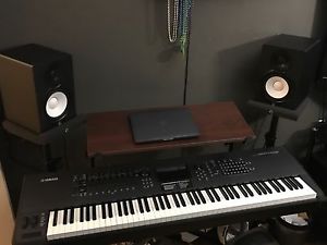 Yamaha Montage 8 w/ Yamaha HS7 Studio Monitor