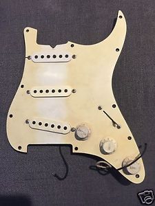 Vintage 1965 Fender Stratocaster loaded Pick-guard