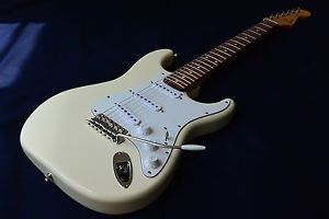 LIMITED OFFER PRICE!! FENDER JAPAN SMALL BODY MEDIUM SCALE 628 MM 24.75 IN STRAT