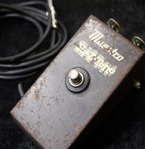 Maestro Fuzz-Tone MODEL FZ-1A Double name with Gibson '60s Effector fuzz F/S