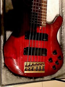 Yamaha TRB 6 II, 6-Saiter, E-Bass, Humbucker, 3 Band EQ aktiv, 6-String
