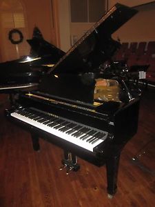 Yamaha 5'11  grand  piano