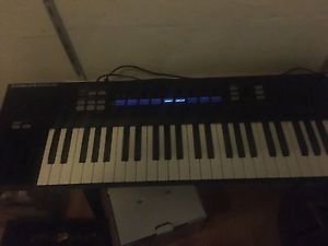 Native Instruments KOMPLETE KONTROL S49 | Neu