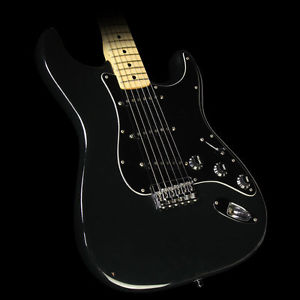 Used 1976 Fender Stratocaster Hardtail Electric Guitar Black