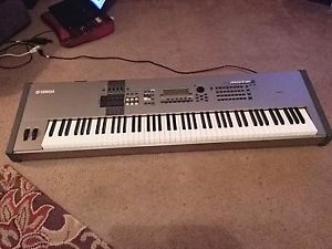 Yamaha Motifi Keyboard Synthesizer