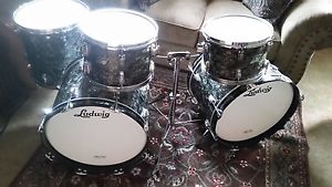 Vintage Ludwig Classic Rock Duo B/O Badge Drum Set