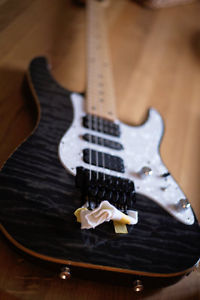 Schecter SD-II-24 Trans Black - Upgraded Dimarzios - A+ condition - Hardcase