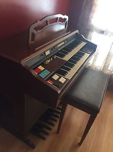 1974 Hammond Organ