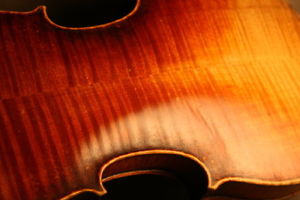 A GOOD OLD ANTIQUE GERMAN VIOLIN MADE CIRCA 1880, OIL VARNISH.