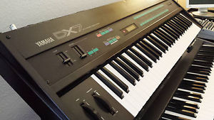 Yamaha DX7 with SuperMAX! 512 Memory Locations! Stunning Condition!! More!