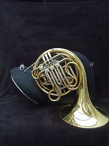 HOLTON H180 DOUBLE  FRENCH HORN + CASE AND MOUTHPIECE WONDERFUL CONDITION