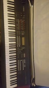 Yamaha MOXF8 Keyboard Synthesize